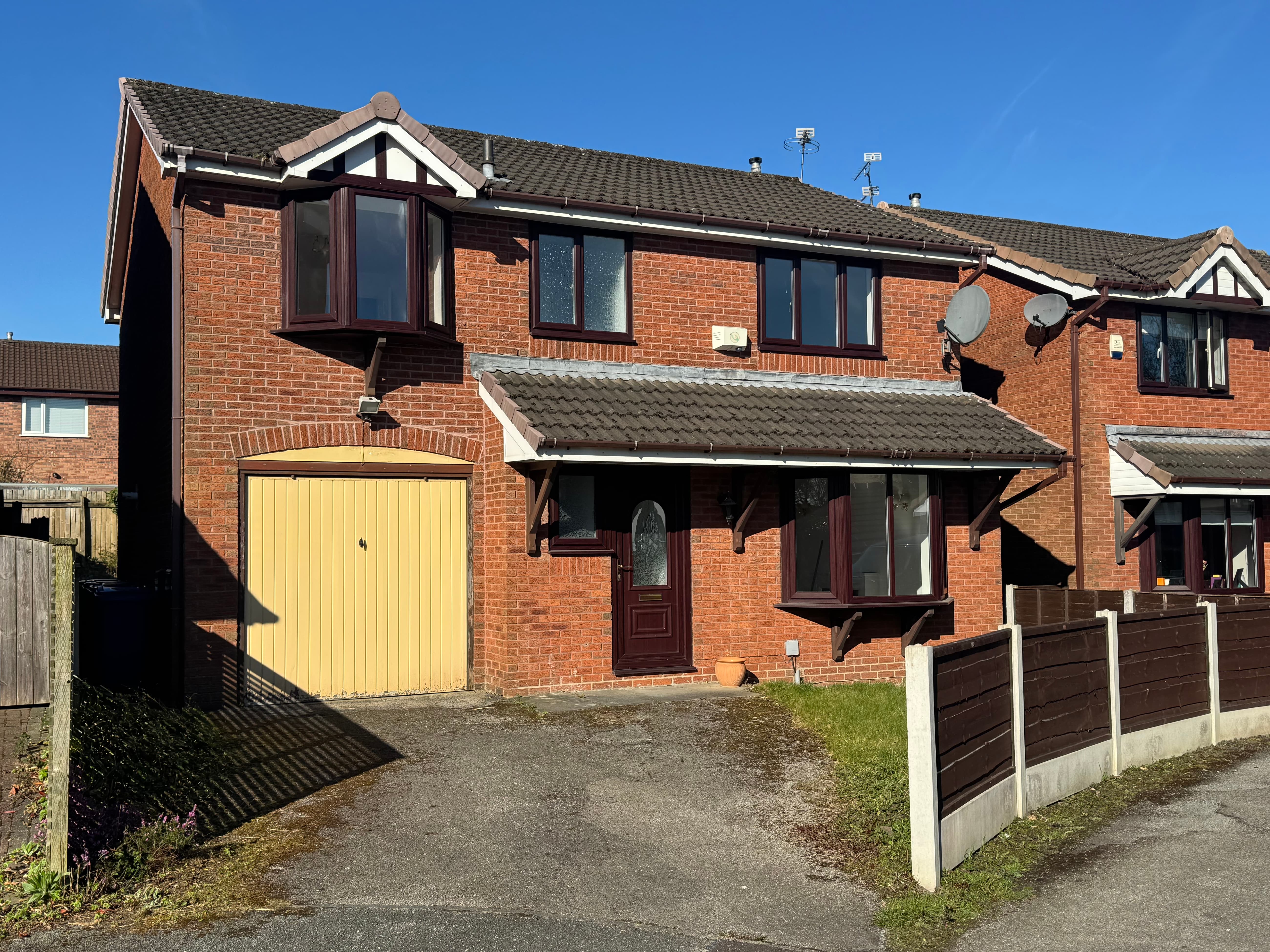 Hamilton Close, Bury, BL8