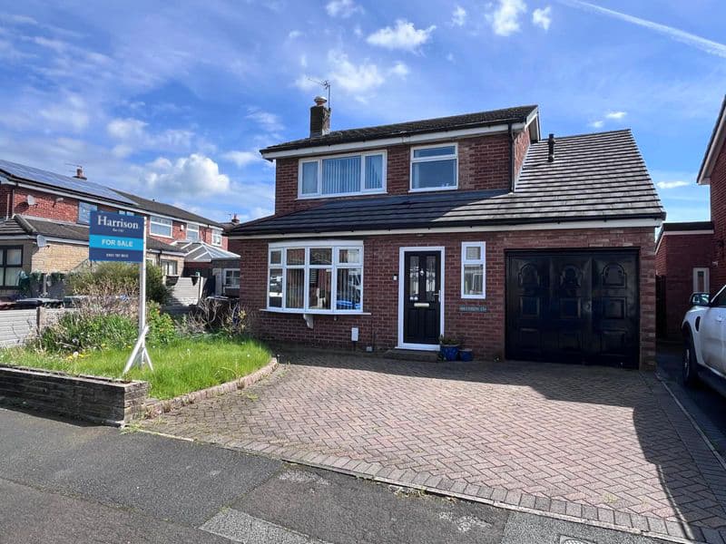 The Crescent, Radcliffe, M26